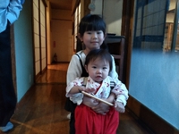 １歳のお誕生日会　一升餅と選び取りの儀式