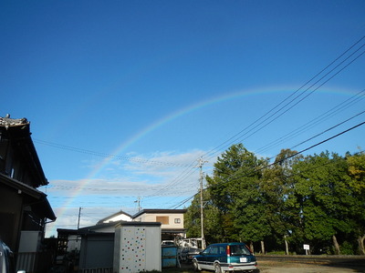 台風一過の空に虹