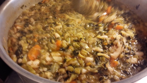 トスカーナ風　野菜のスープ　仕込み中