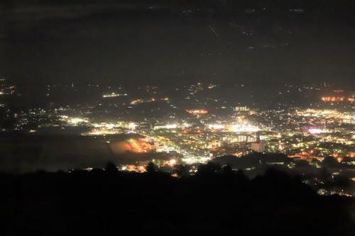 撮れたて❣　『田原地区の電照菊と蔵王山の夜景』