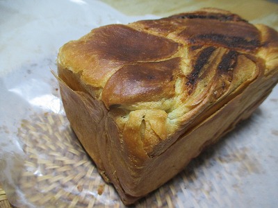ピスタチオのデニッシュ食パン