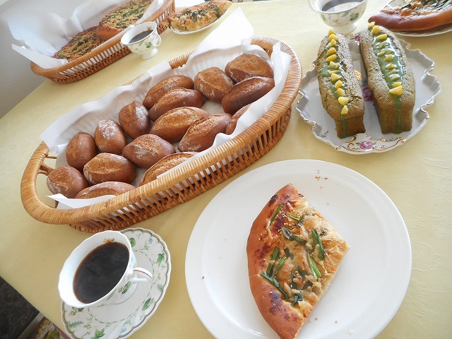 最近注目の和パン（ユカリクッペ＆味噌ピザ）和洋菓子（抹茶と栗のパウンド）