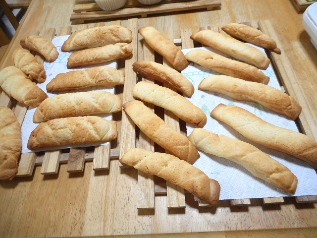 沢山の手作りパン作りました！　ゴマオニオ＆大葉ベーコン＆メロンパンスティック