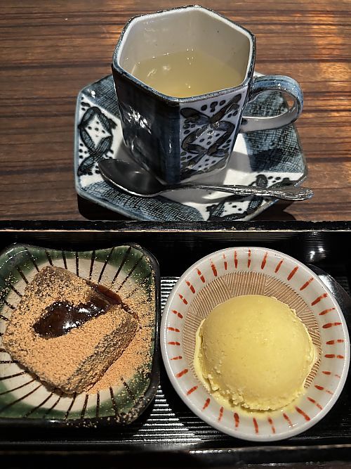 魯菴さんで誕生日祝いランチ♪ プレゼントありがと!! (豊田市) 魯菴さんで誕生日祝いランチ♪ プレゼントありがと!! (豊田市)
