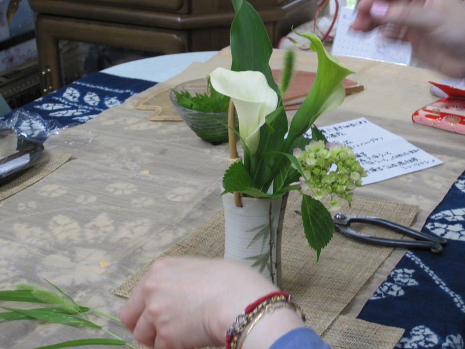 テーブル茶道・6月の茶花とお菓子