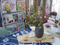 テーブル茶道・2月の茶花とお菓子