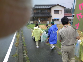 加藤清行さんとｺｳﾀﾛｳとＢＳ豊田第４０団と…ときどき雨