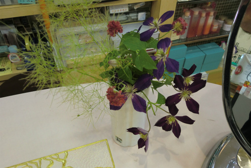 庭の花を店に 庭の花を店に