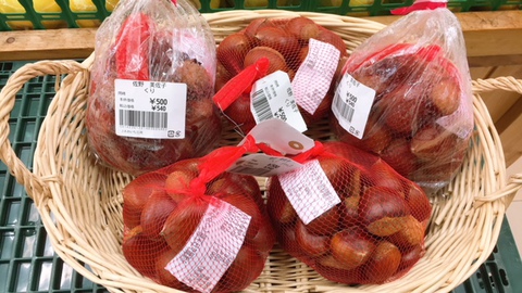 秋の味覚『くり』入荷し始めました★ 秋の味覚『くり』入荷し始めました★