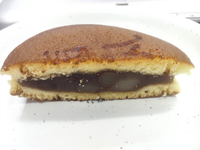 今日のおやつは、栗羊羹と・・・
