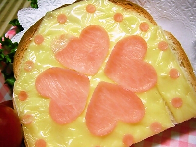 ５月１０日　可愛いハムチーズとシュガ～トーストのお弁当☆
