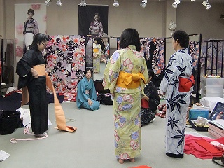 着付け教室の風景