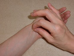 腱鞘炎など手首の痛みに悩んでいる方へ。お悩み解消・改善法！！