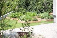 お庭での家庭菜園をきれいに見せる菜園ボックス（レイズドベッド） 2021/07/26 09:54:44
