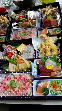 上棟式・建て前のお弁当（割子・折詰）は当店にお願いします！豊田市みよし市岡崎市配達します！ 2016/05/23 09:00:43
