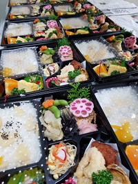 美人亭の仕出し料理を便利に使ってネ！お弁当・オードブル・刺身盛り合わせ配達します♪豊田市 2018/05/11 21:31:14
