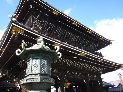 京都、浄土真宗大谷派（お東）の本山に初参りに行ってきました。