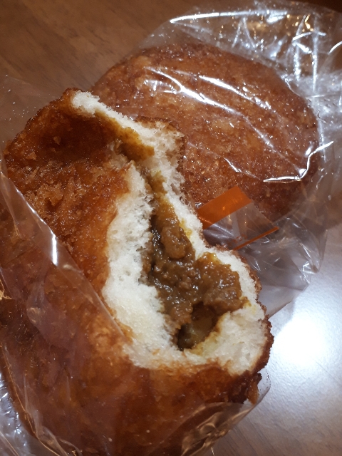 食品スーパー『平和堂』のベーカリーの１００円カレーパンがこれ旨！