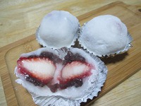 ふわふわのイチゴ大福を手作り
