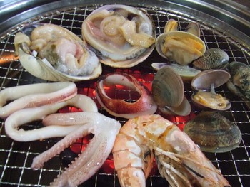 前芝館にて海鮮バーべキューの昼食（豊橋市）