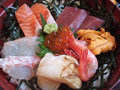 八百金の海鮮丼　　（松山）