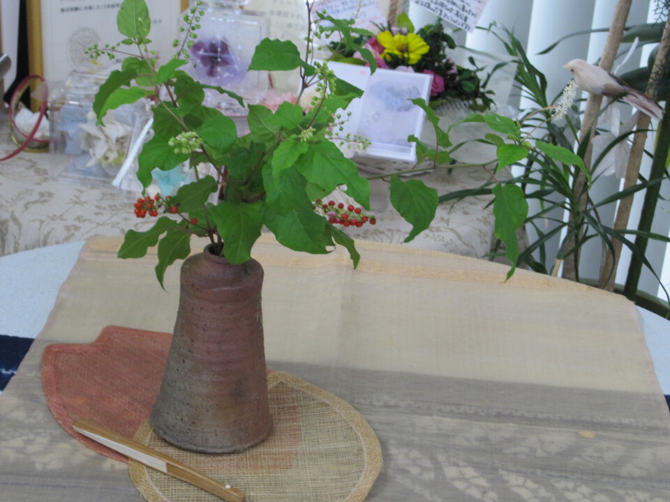テーブル茶道・7月の茶花とお菓子