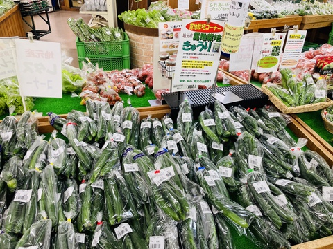 お買い物に来てくださーい❗️地元の新鮮旬野菜＊果物満載です