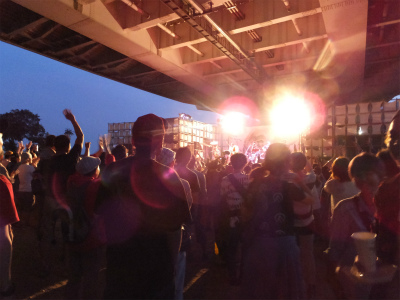 橋の下世界音楽祭は日本版ウッドストック　　　