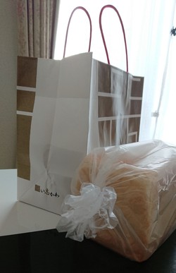 い志かわのだし巻き玉子サンド予約でゲット～♪(*^^)v【最高級食パン専門店】