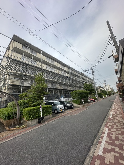 マンション改修工事足場－組立て!!