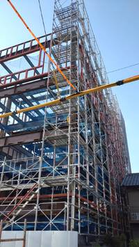 新築マンション工事足場－組立て!!
