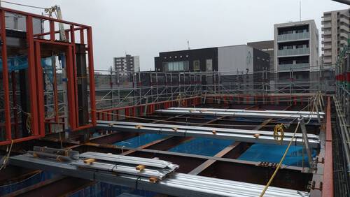 新築マンション工事足場－組立て!!