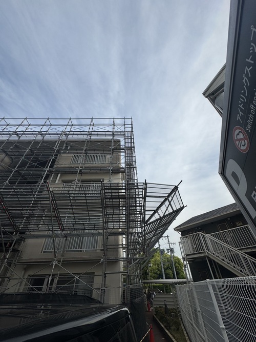 マンション改修工事足場－組立て!!