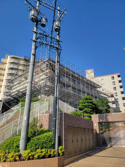 マンション改修工事足場－組立て!!