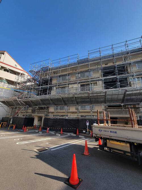 マンション改修工事足場－組立て!!