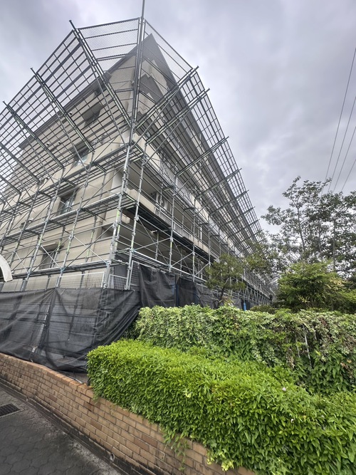 マンション改修工事足場－組立て!!