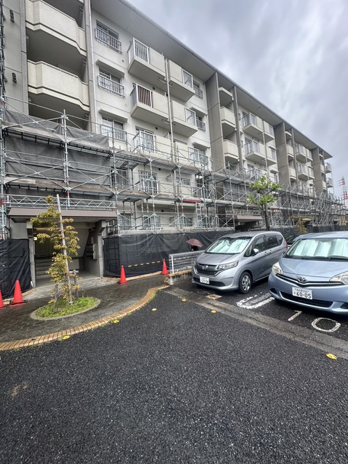 マンション改修工事足場－組立て!!