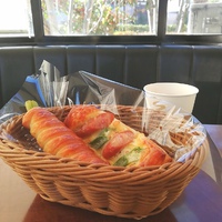 【豊田市パン屋】JACK（ジャック）のイートインコーナーで朝食を楽しむ