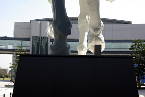 名古屋国際会議場の幻のスフォルツァ騎馬像の写真