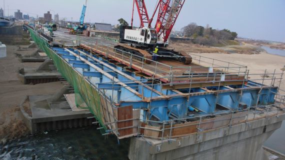 旧矢作橋解体工事が進んでます