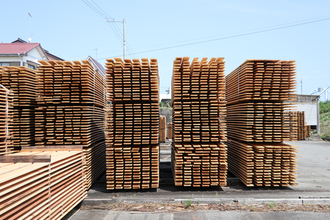 天然木木口化粧材タイトウッドテープ・天然木工芸積層材MUKU ITA使った家具が製作出来ます。杉田木工所。