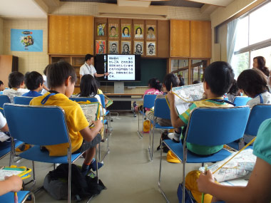 ホタル学校で環境教室（豊富小学校２年生）