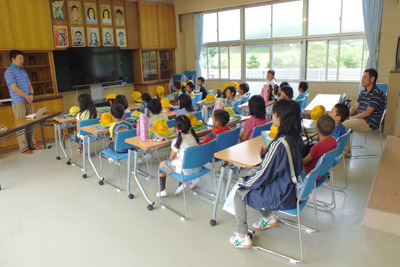 ホタル学校で環境教室（宮崎小学校１～３年生）
