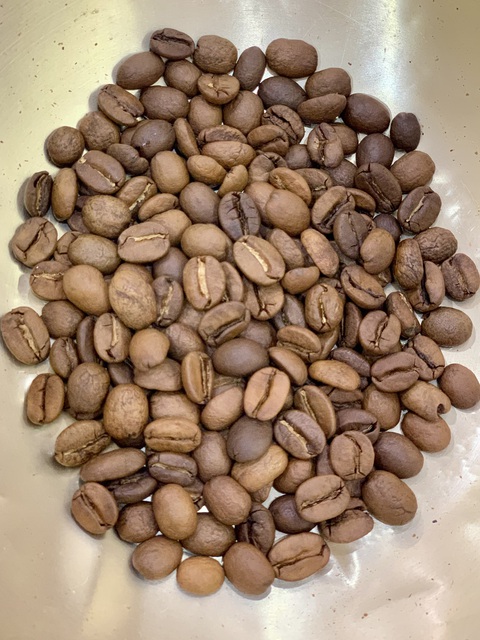 パイナップルケーキでコーヒーブレイク☕ パイナップルケーキでコーヒーブレイク☕