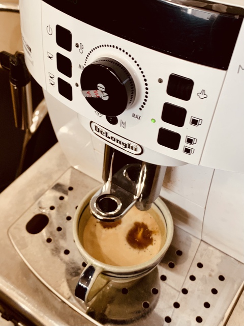 老松の寒紅餅でコーヒーブレイク☕ 老松の寒紅餅でコーヒーブレイク☕