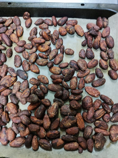 自家製CACAO(bean to ber チョコレート）のカカオ豆焙煎
