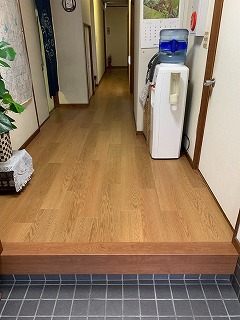 廊下床貼り工事完成しました(^^)　フロアタイルで施工してます！