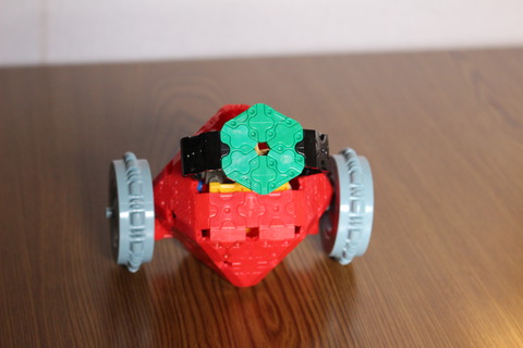 苺（いちご）カー　～LaQ~　乗り物編　LEGO乗せてみました。