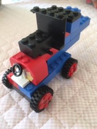 保育園で作った弟のLEGO作品　車